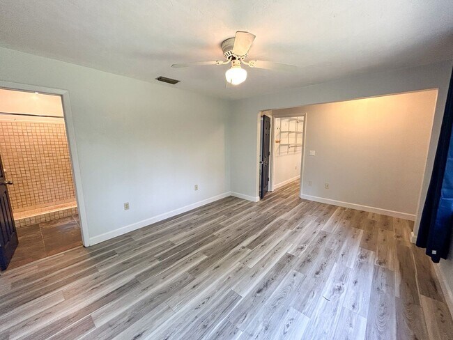 Building Photo - 1824 SW 35th Ave