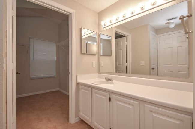 Building Photo - 10000 SW 52nd Ave