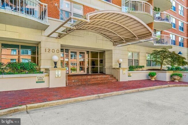 Building Photo - 1200 Braddock Pl