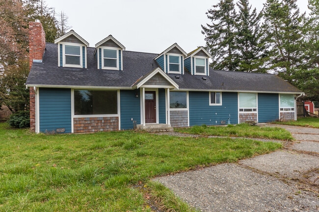 Building Photo - 4 Bedroom House in Coupeville