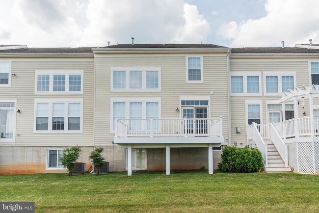 Building Photo - 415 Granville Ct