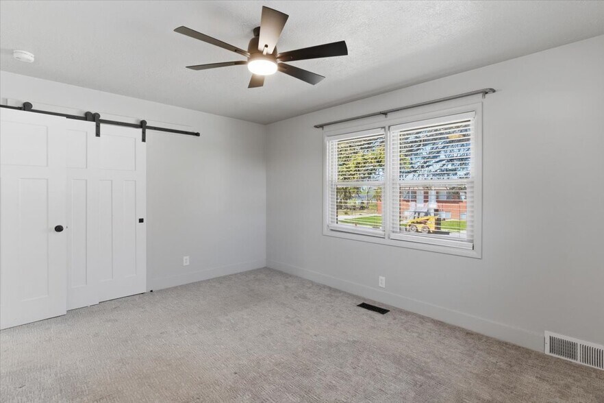 Building Photo - 5564 S 2425 W