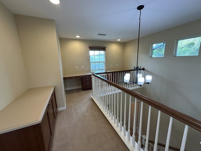 Building Photo - Pet-Friendly Spacious Solar-Powered Home i...
