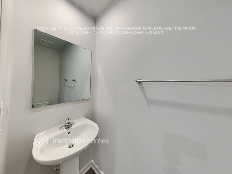 Building Photo - 3015 Bouquet St