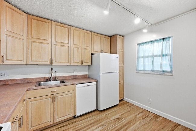 Building Photo - 2805 Casita Way