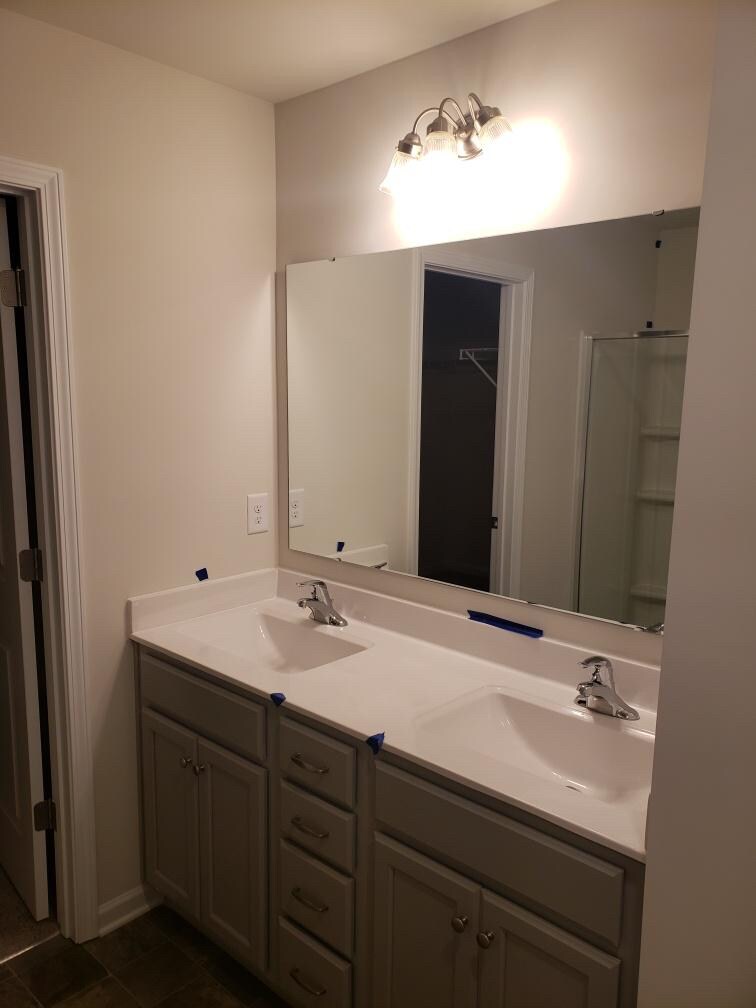 Building Photo - Room in House on Maylen Trace