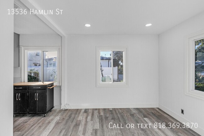 Building Photo - 13536 Hamlin St