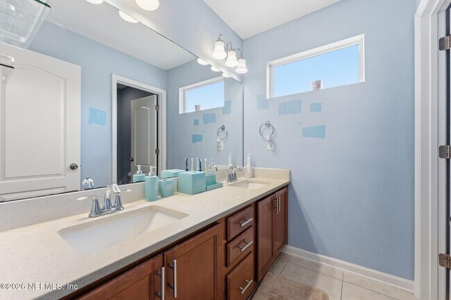 Building Photo - 16315 Hunters Hollow Trail