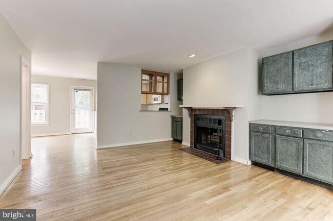 Building Photo - 1759 N Cliff St