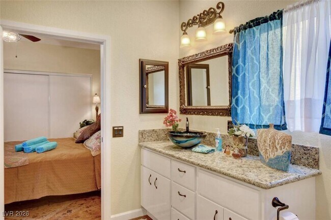 Building Photo - 481 Benedict Dr