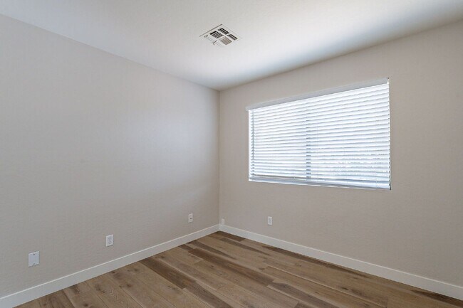 Building Photo - 15885 W Apache St