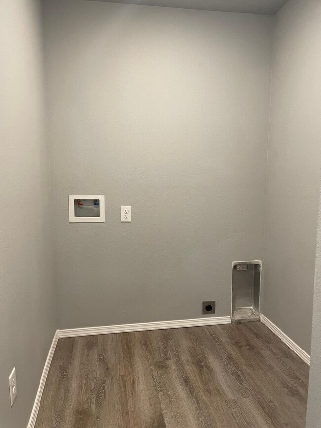 Building Photo - 1303 N Colton Ave