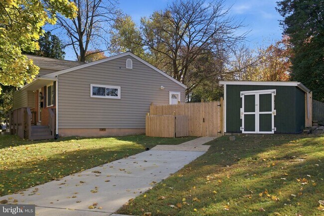 Building Photo - 3700 Emily St