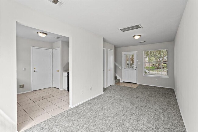 Building Photo - 993 Shelton Ln