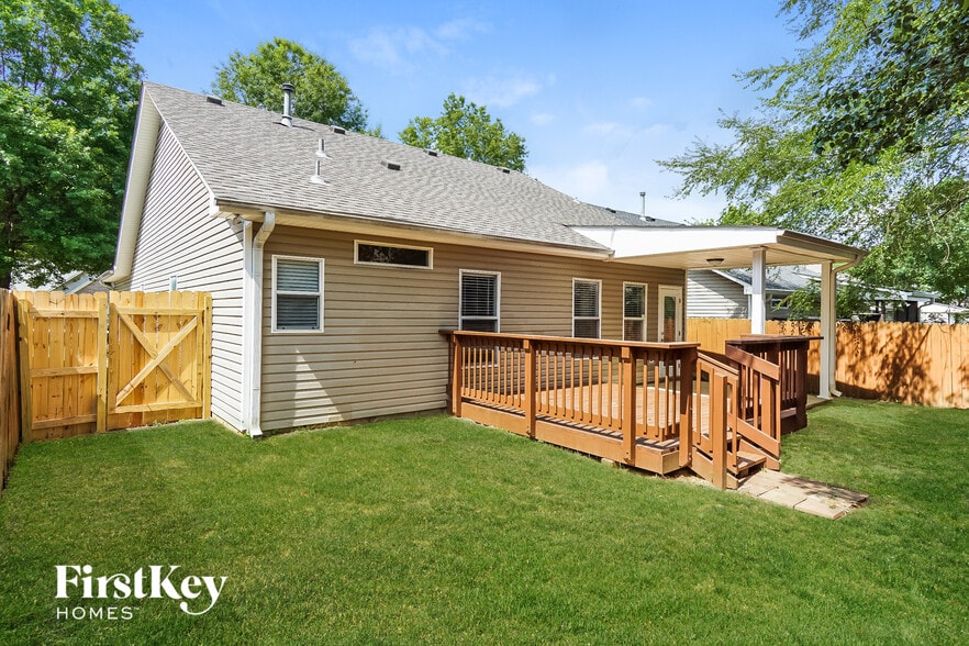 Building Photo - 9399 Brook Forest Cir