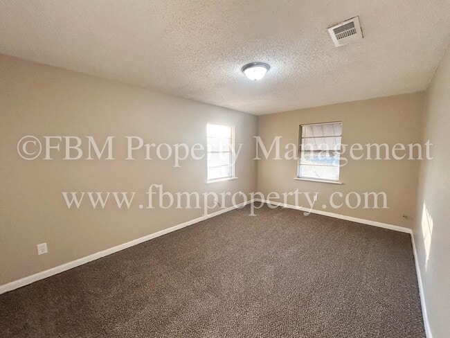 Building Photo - 1312 N Shawnee St