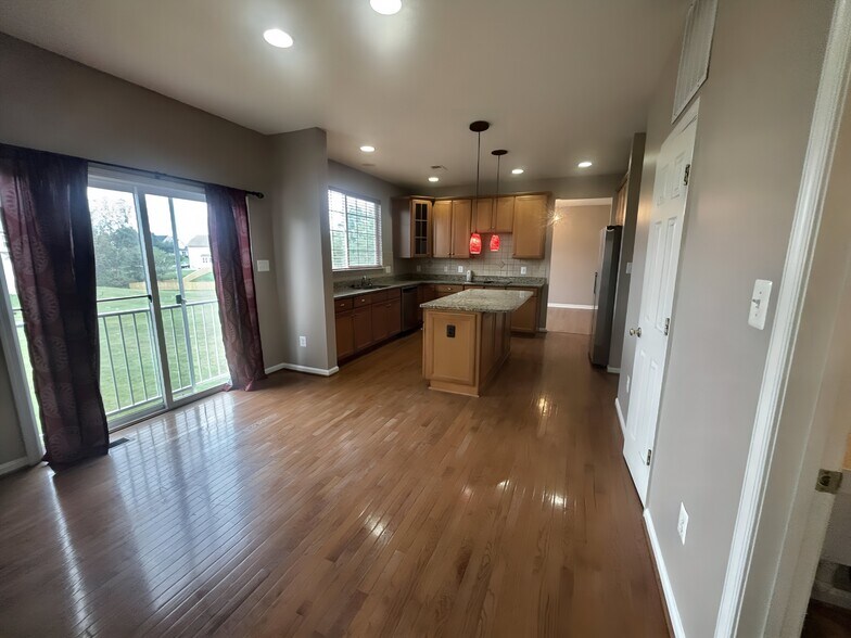 Nook - 15024 Burgandine Ave