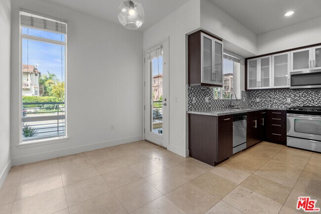 Building Photo - 12920 W Runway Rd