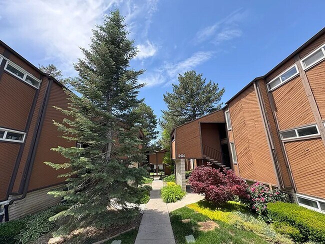 Building Photo - 2 Bedroom 2 Bath Condo in Salt Lake City!