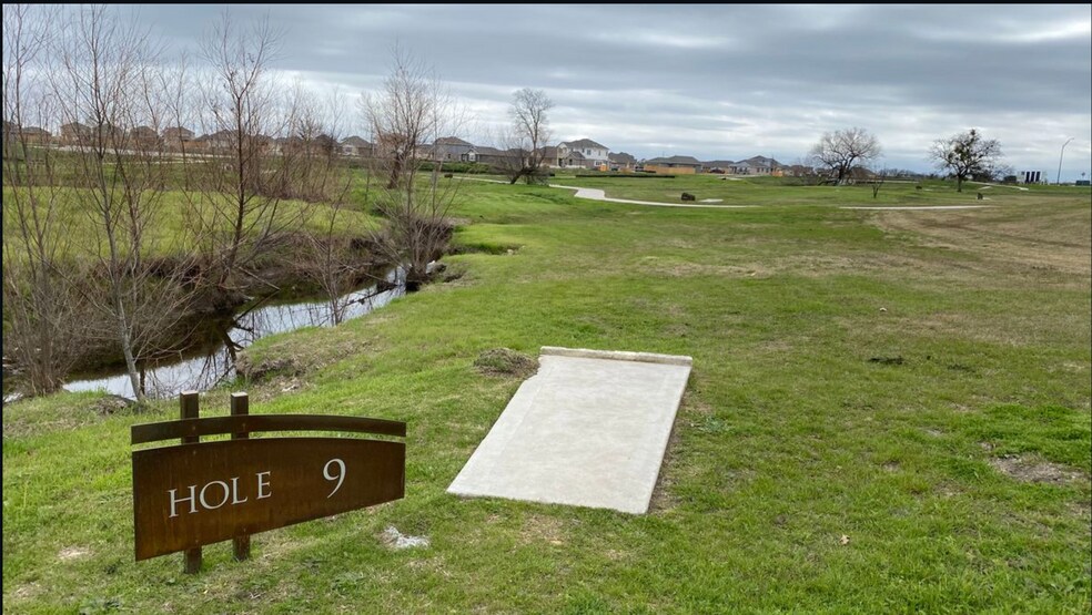 Community 9-Hole Disc Golf Course - 1108 Whipple Tree Trl