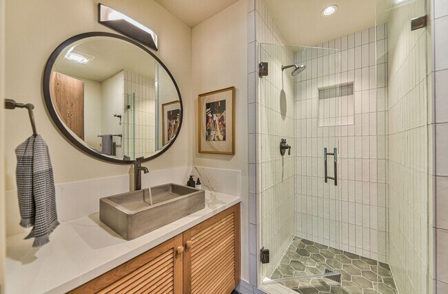 Building Photo - Luxury Living in Corral de Tierra!