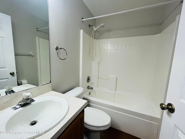 Building Photo - 829 Honeysuckle Dr