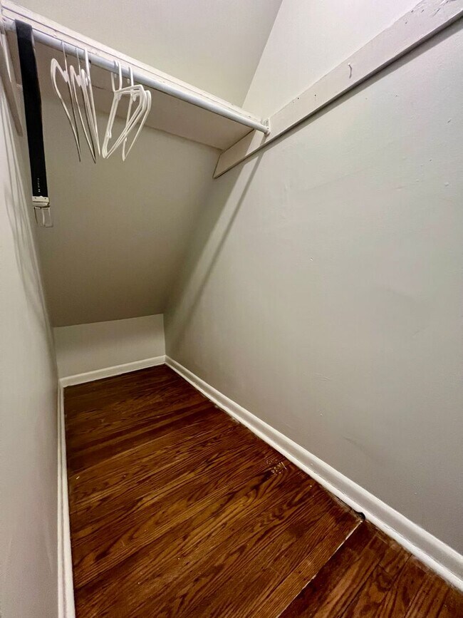 Building Photo - 7201 Devon St