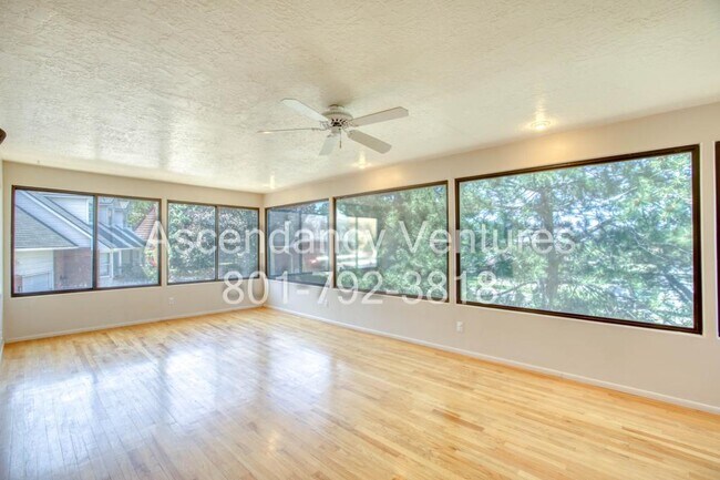 Building Photo - 706 Buzianis Way
