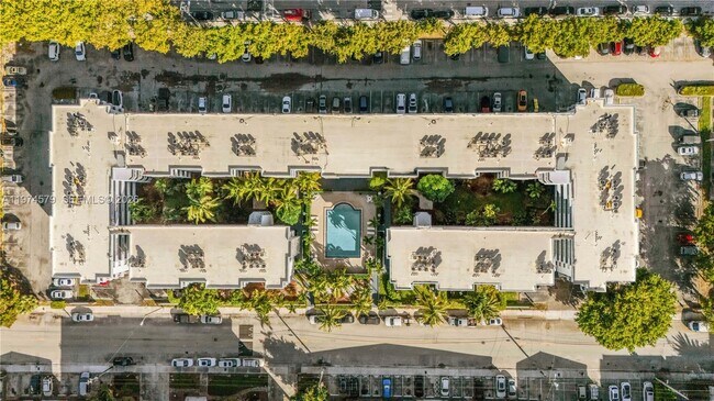 Building Photo - 1801 S Treasure Dr