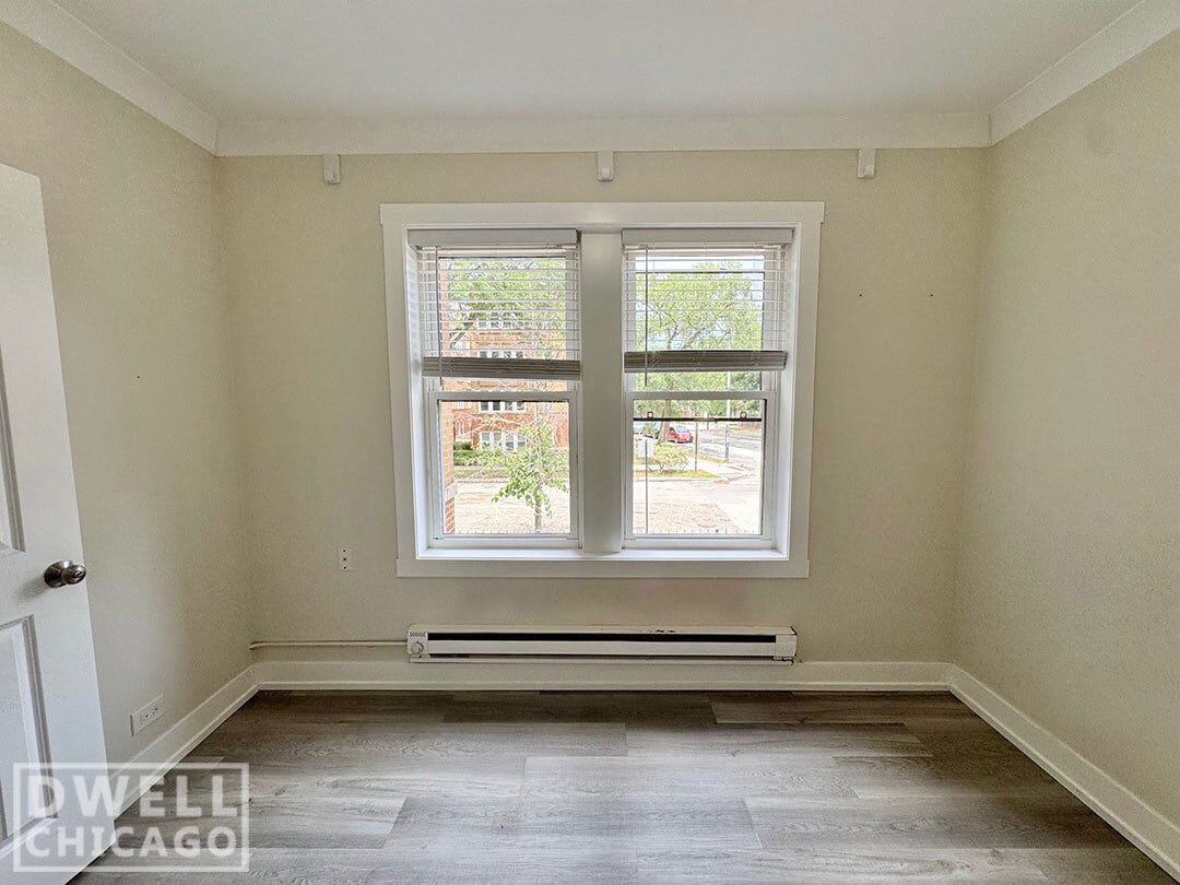 Building Photo - 1421 W Hutchinson St