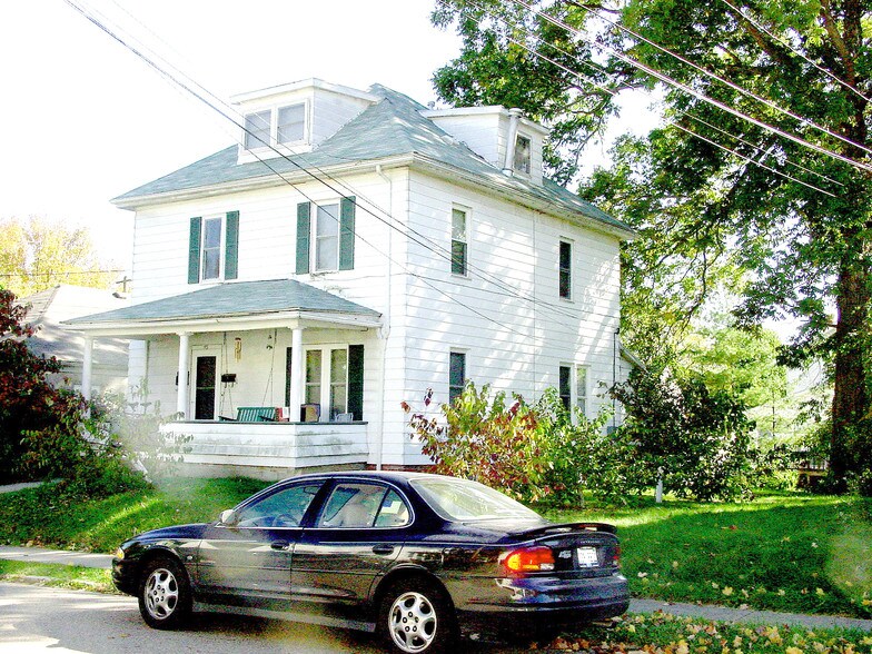 Building Photo - 45 Sunnyside Dr