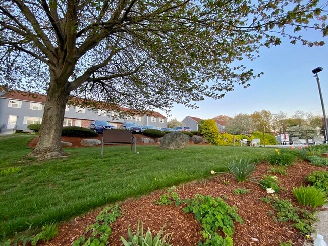 Building Photo - C3 Franklin Square