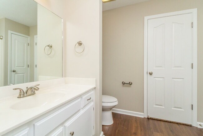 Building Photo - 2244 Rosecran Cir