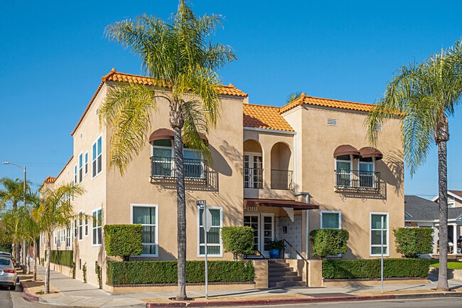 Building Photo - 4121 Halldale Ave