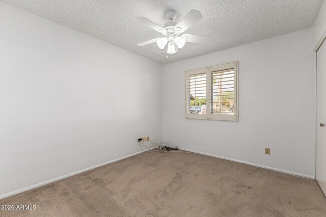 Building Photo - 3541 E Dahlia Dr