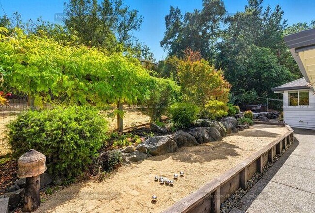 Building Photo - One of a kind home just steps away from Annadel State park