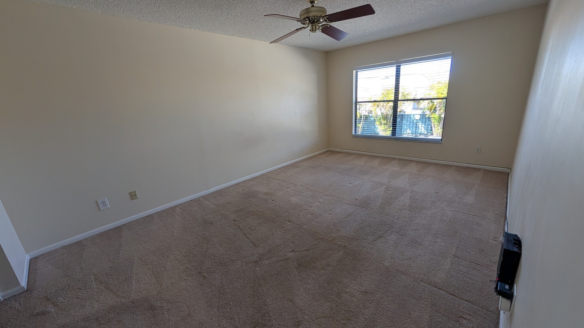 Master Bedroom - 950 S Kanner Hwy