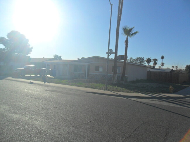 Building Photo - Corner Lot Home Near I-17 and Union Hills