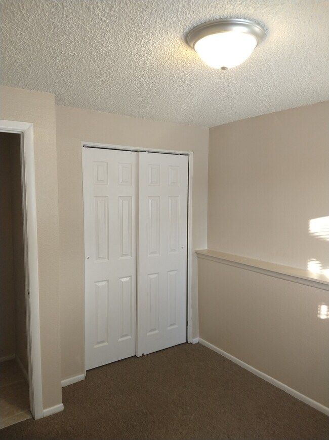 Building Photo - 4715 Scenic Cir