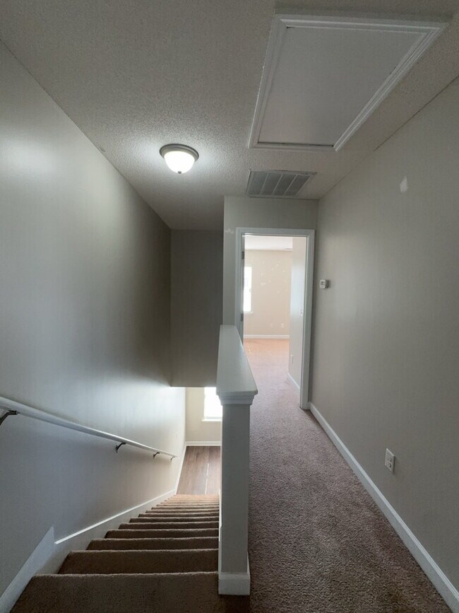 Building Photo - Nice 2 Bedroom, 2.5 Bath Townhouse in Hubert - 309 Burley Dr. #2