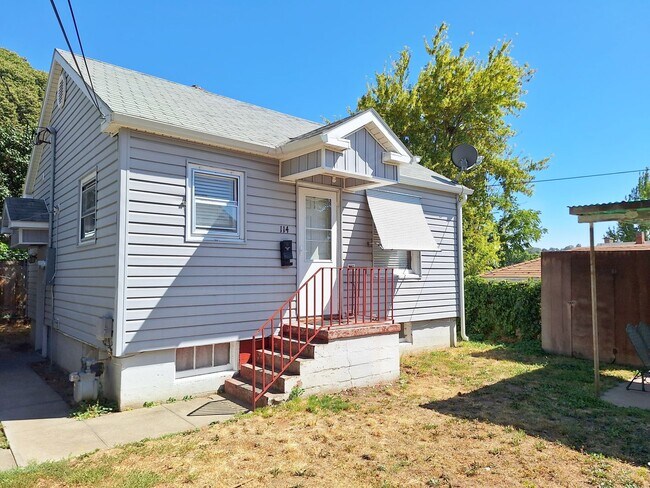 Primary Photo - Cozy 2 bedroom 1 bathroom