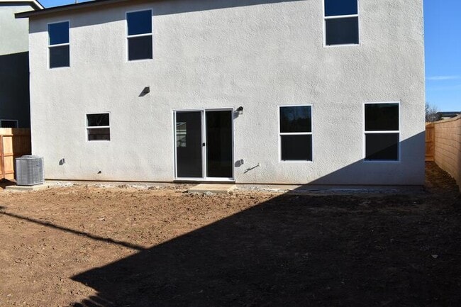 Building Photo - 1316 eagle crest court