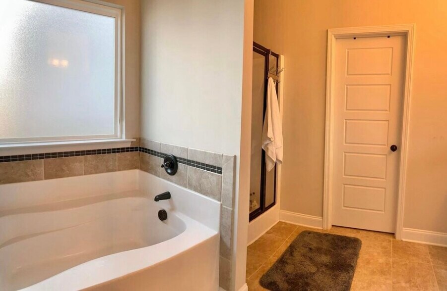 Building Photo - 107 Marble Ct