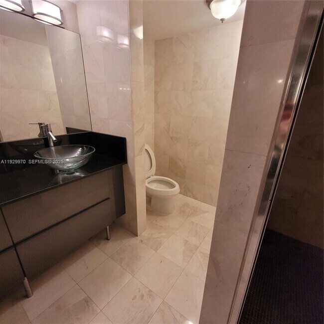 Building Photo - 1865 S Ocean Dr