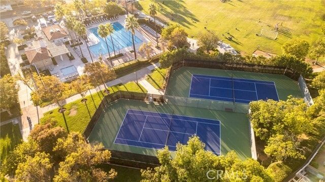 Building Photo - 19 Redbud