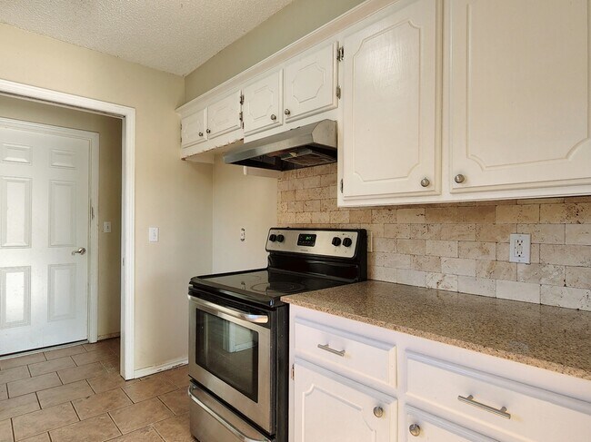 Building Photo - 11621 Sagamore Dr