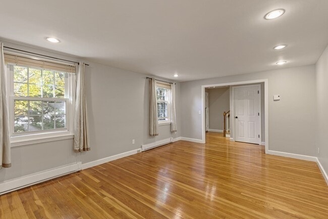 Building Photo - 159 Bedford St