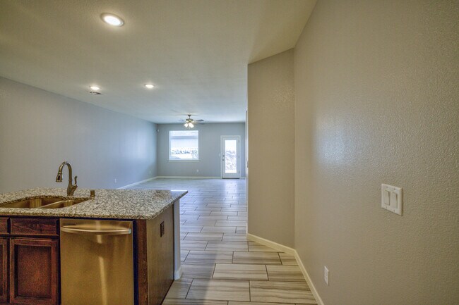 Building Photo - 11491 Summer Dr