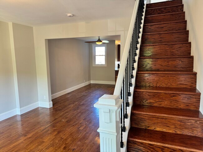 Main floor steps - 418 Bonsal St