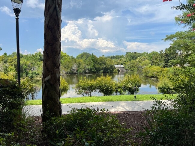 Building Photo - First Floor Condo at Bridgepointe - Beauti...